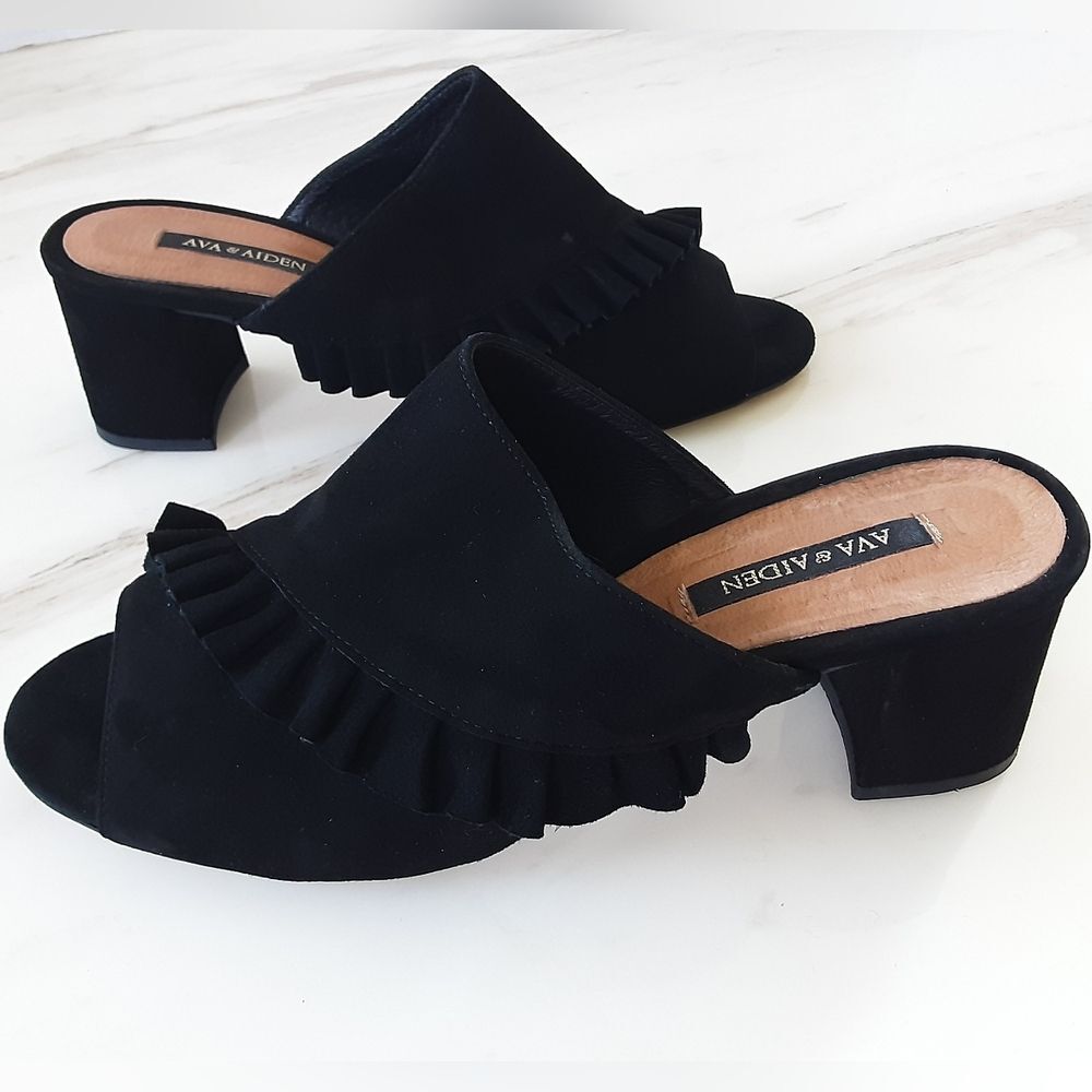 AVA & AIDEN Black Suede Ruffle Block Heel Open Toe Sandal Sz. 9